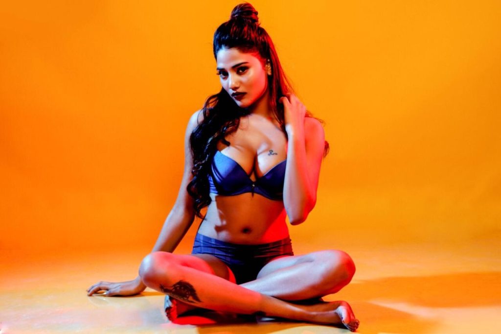 Share a memorable night with your Escorts through Erotic massages and joy